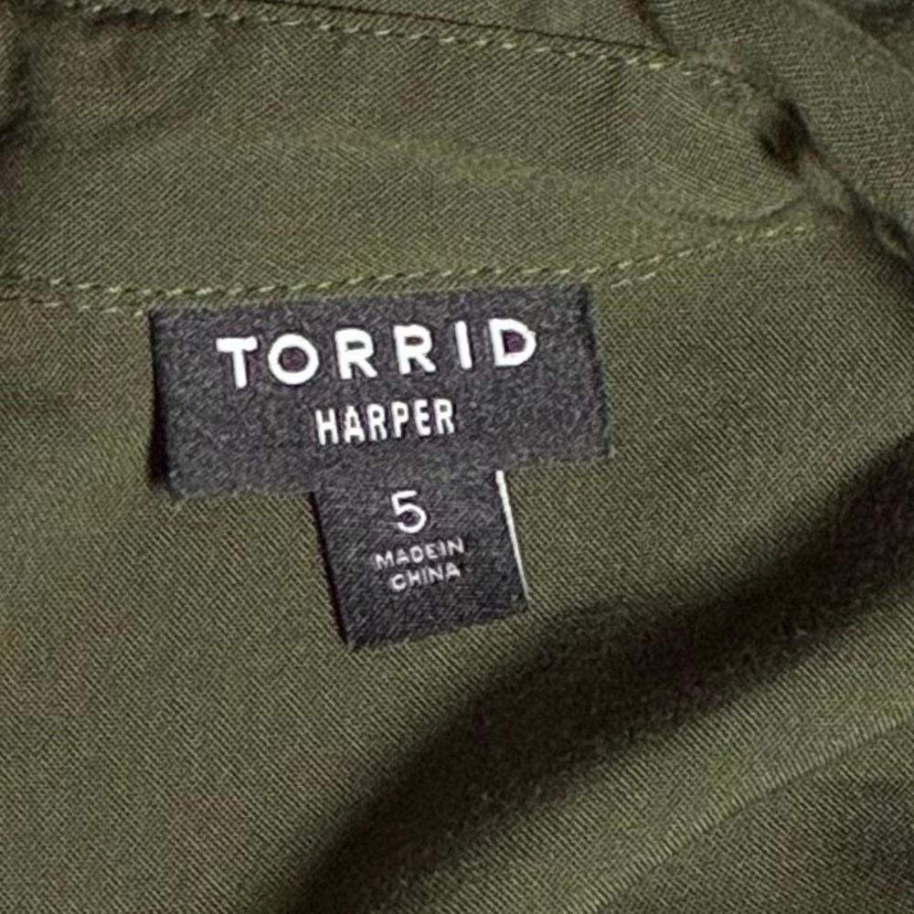 Torrid Harper Pullover Blouse Olive Green Georgette Pocket Shirt Plus 5X 5XL - Picture 3 of 7